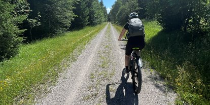 Campingplätze - Baden in natürlichen Gewässern - Das Allgäu mit dem Rad entdecken. - Camping Zeh am See/ Allgäu