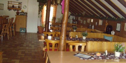 Campingplätze - Grillen mit Holzkohle möglich - Unser Aufenthaltsraum / Restaurant / Gaststätte am Caming Aach bei Oberstaufen - Camping-Aach bei Oberstaufen