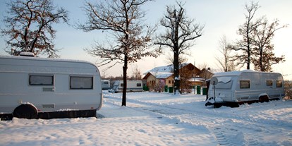 Campingplätze - Reisemobilstellplatz vor der Schranke - Wintercamping in Niederbayern - Camping Holmernhof